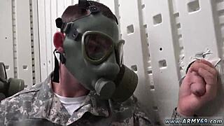 ग्लोरी होल पर पहली बार बेयर सूट में, रेकनिंग डे पर गे सेक्स तक