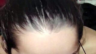 acabou de sair do banho e a white moon veio pra levar gozada na cara 😏