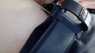 i giv mornin blowjob to my buddy in car