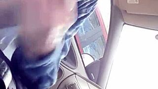 i giv mornin blowjob to my buddy in car