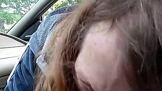 i giv mornin blowjob to my buddy in car