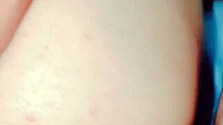 Mexicaanse secretaresse in kantoor hondjesstijl ontmoeting.