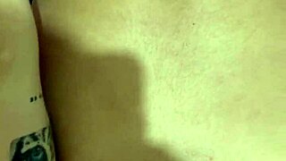 My friend gives me in the ass but it hurts me that he puts his dick in me ass me duele que me den por el culo pero disfrut� su semen caliente dentro