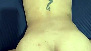 My friend gives me in the ass but it hurts me that he puts his dick in me ass me duele que me den por el culo pero disfrut� su semen caliente dentro