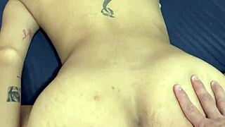 My friend gives me in the ass but it hurts me that he puts his dick in me ass me duele que me den por el culo pero disfrut� su semen caliente dentro