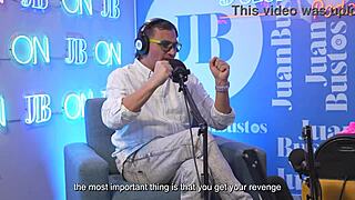 Hey Mollysmith, can you squirt more on that Sybian for Juan Bustos?