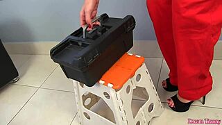 horny tranny julia steinkopf toys ass while strokin’. damn, it feels so gud!