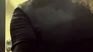 “Time stopped! Perverted therapist gives client a wild special treatment!”