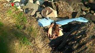 Beach voyeur catches teen 18+ quick fuck in public