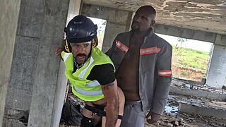 after everyone left, the workers fuck shamelessly in the construction building