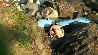 Beach voyeur catches teen 18+ quick fuck in public