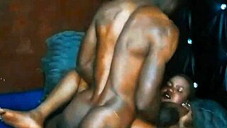 Ljubim jebati svojega vrtnarja dnevno s creampiejem v anime slogu.