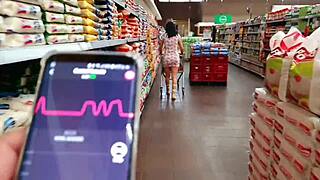 MARTINASMITH SQUIRT at the Mall!