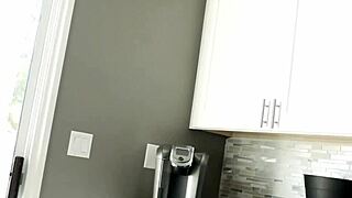 Dee Williams Takes Rome Major’s Cock in Wild Pussy Fucking.