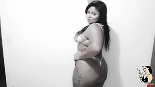 trailer: suellen santos masturbating in the bathroom