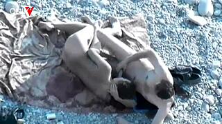 Beach Voyeur Babe with Big Tits Gives Head Publicly 😍