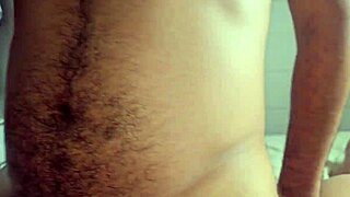 Homens Fazendo Sexo Entre Quatro Paredes in Raw Action