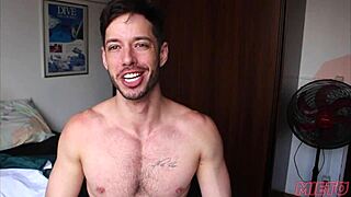 Novinho Sneaks Over to Give Me His Tight Ass in XVídeos Red Action