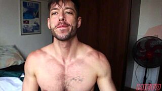 Novinho Sneaks Over to Give Me His Tight Ass in XVídeos Red Action