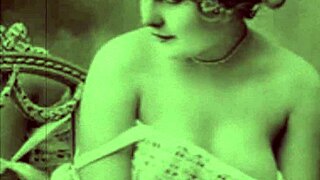 Heartfelt Vintage Erotic Animation with Classic Charm