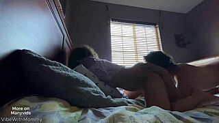 Obisk mačehe se spremeni v napako s creampiejem.