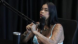 Morena reveals her breasts after doubting she could with gay and trans at the swing house