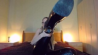 hey loser, lick my boots clean and polish them now