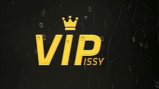 her gaping ass gets filled with hot pee 😈