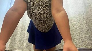 hot stepmom masturbates her wet pussy during workout