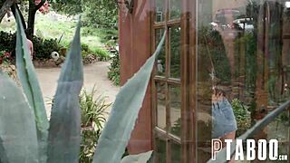 My Neighbour's a Nudist: Charles Dera Bangs Angel Gostosa