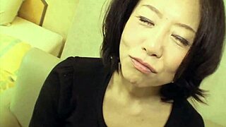 Verdammt, diese sexy Japan-MILF mit Anal-Fingering zu bumsen ist wild! 😍