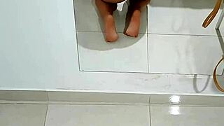 Novinha Sucks Cock Hungrily While Parents Rest in Next Room