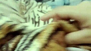 Beautiful Amateur Masturbates Morning Before College