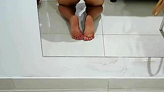 Novinha Sucks Cock Hungrily While Parents Rest in Next Room