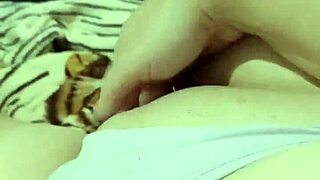 Beautiful Amateur Masturbates Morning Before College