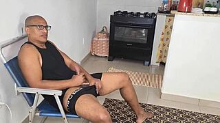 OMG! A safada caught me masturbating and we ended up banging hard! 🔥