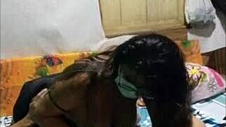 mi hermanastra se me sube en mi pecho se quita el calzon y me chupa el pene yo le chupo la vagina y tiene orgasmos intensos