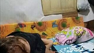 mi hermanastra se me sube en mi pecho se quita el calzon y me chupa el pene yo le chupo la vagina y tiene orgasmos intensos