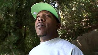 Lisa Ann leva o pau negro massivo do Shorty Mac!