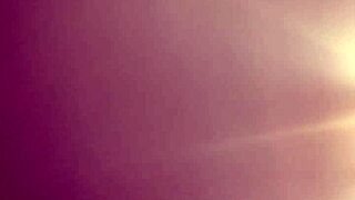 infamous adore se faire jouir dans le salon 😍