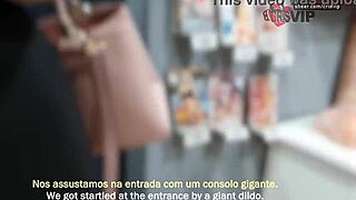 chupando desconhecidos engolindo porra e beijando o corno gloryhole