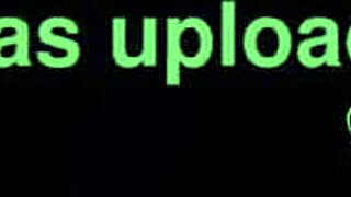 chupando desconhecidos engolindo porra e beijando o corno gloryhole