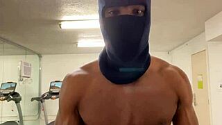 work those biceps to lift ladies during hot sex 💪