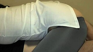 일본 와이프, 불륜 애인과 꽉 키스하며 라이드 섹스