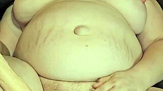 Wet pussy getting foot fucked 😍