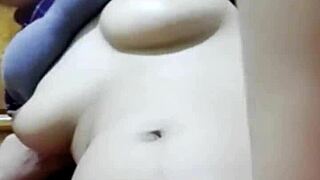 Girlfriend Offers International Call Sex Service Via WhatsApp For 2025