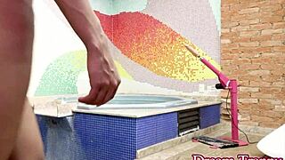 hey, tranny alexia nazario getting her ass reamed by that machine, so wild.