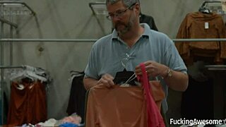 Blonde enjoys summer day preference