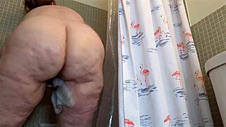 Big Juicy Fat Ass White BBW Milf Taking Shower Showing Huge Pussy Lips! 😍