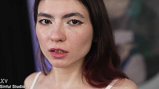 Young Slut Luna Lynx Gets Hard Anal Fuck with Wide Ass Gape